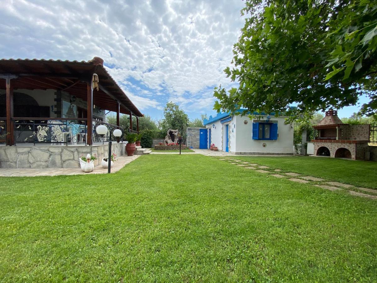 Nea Triglia Beachfront Cottage מראה חיצוני תמונה