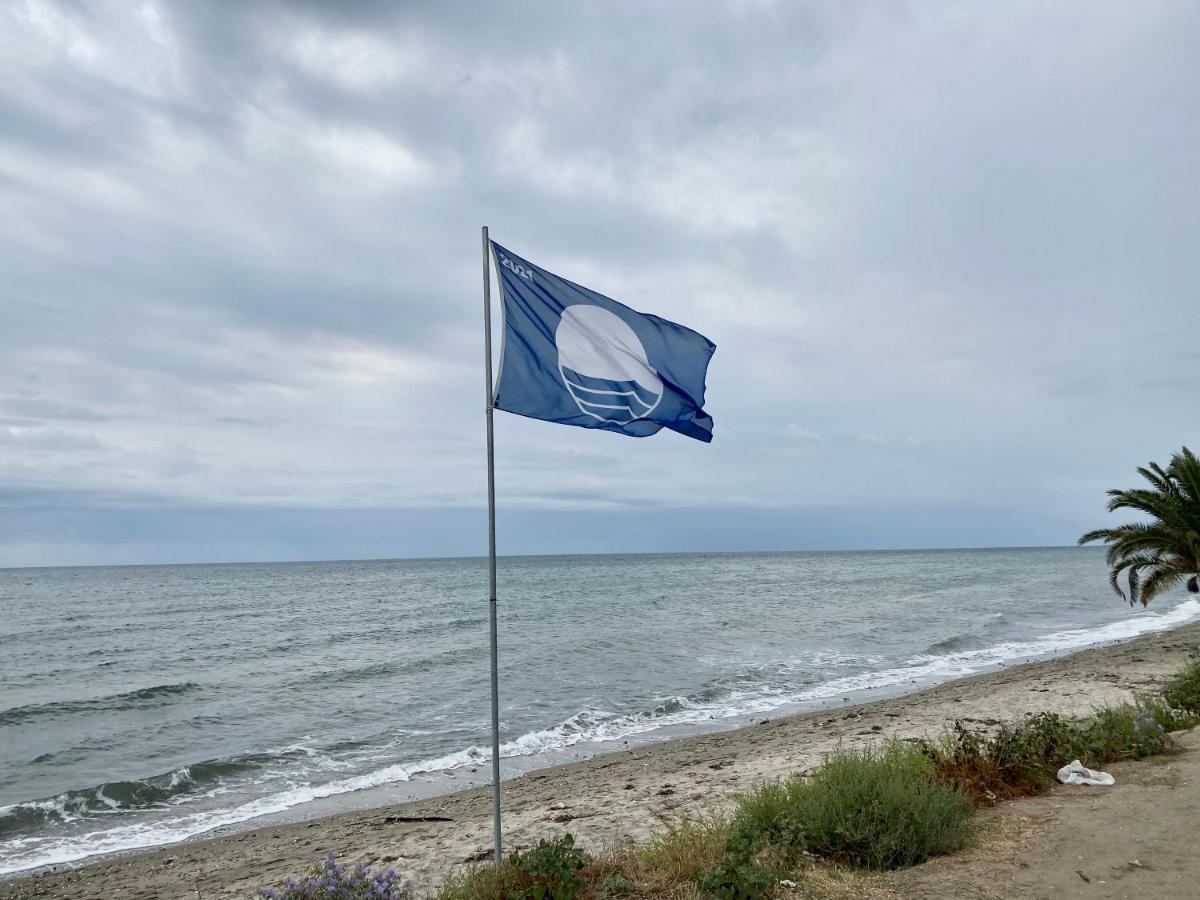 Nea Triglia Beachfront Cottage מראה חיצוני תמונה